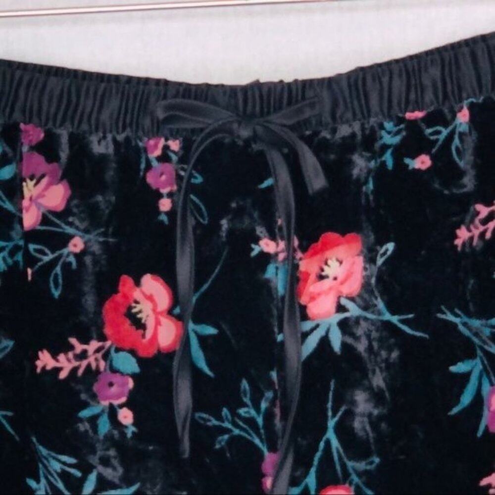 INC Velvet burnout sleep short black floral Small - Picture 2 of 8